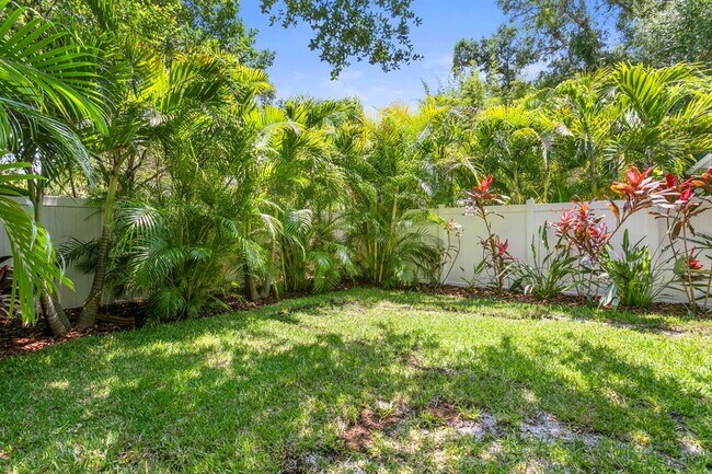 Building Photo - 408 S Matanzas Ave