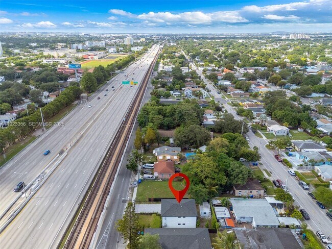 Building Photo - 1411 NW 40th St