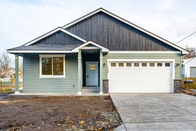 Building Photo - 3008 N Marguerite Rd