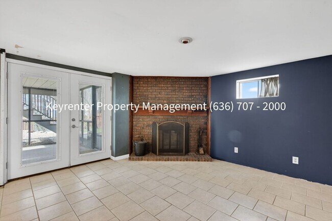 Building Photo - Spacious 3BR Home with Finished Basement in St. Charles