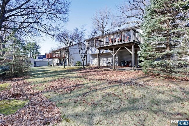 Building Photo - 173 Willowdale Ave