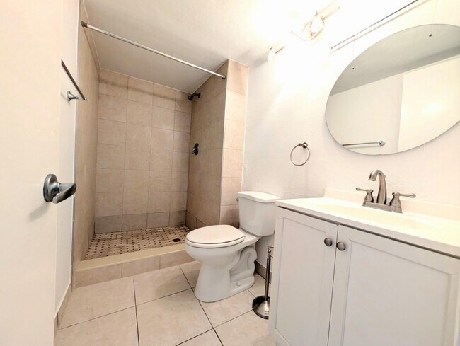 Building Photo - 2700 Fiore Way