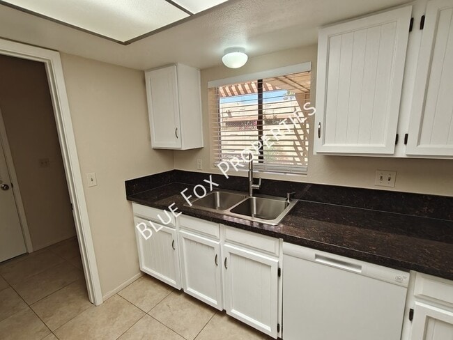 Building Photo - 8305 N Midnight Way