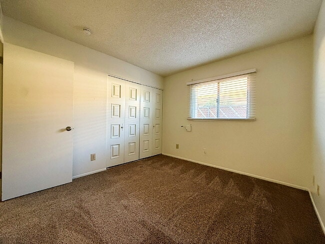 Building Photo - Fully Remodeled Home in Prime Location – Move-In Ready!