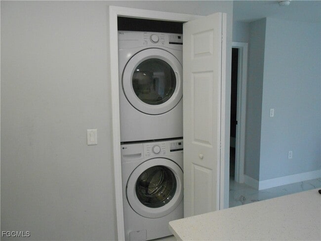 Building Photo - 636 Eisenhower Blvd