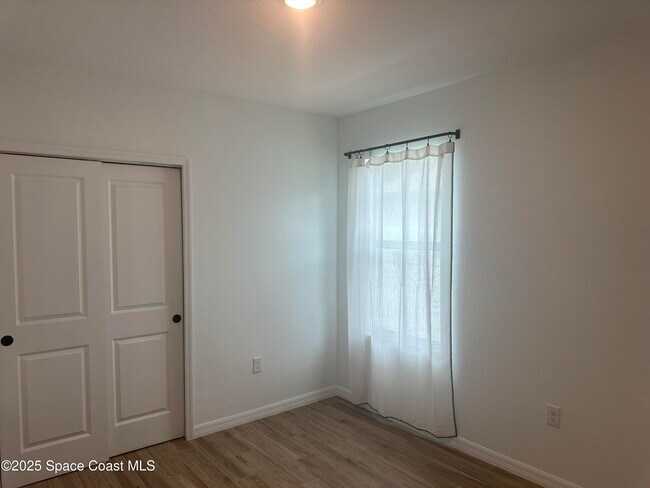 Building Photo - 712 Donau Ave NW