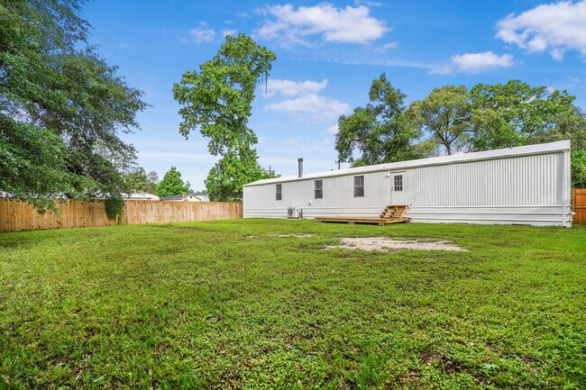 Building Photo - 21950 Caney Dr