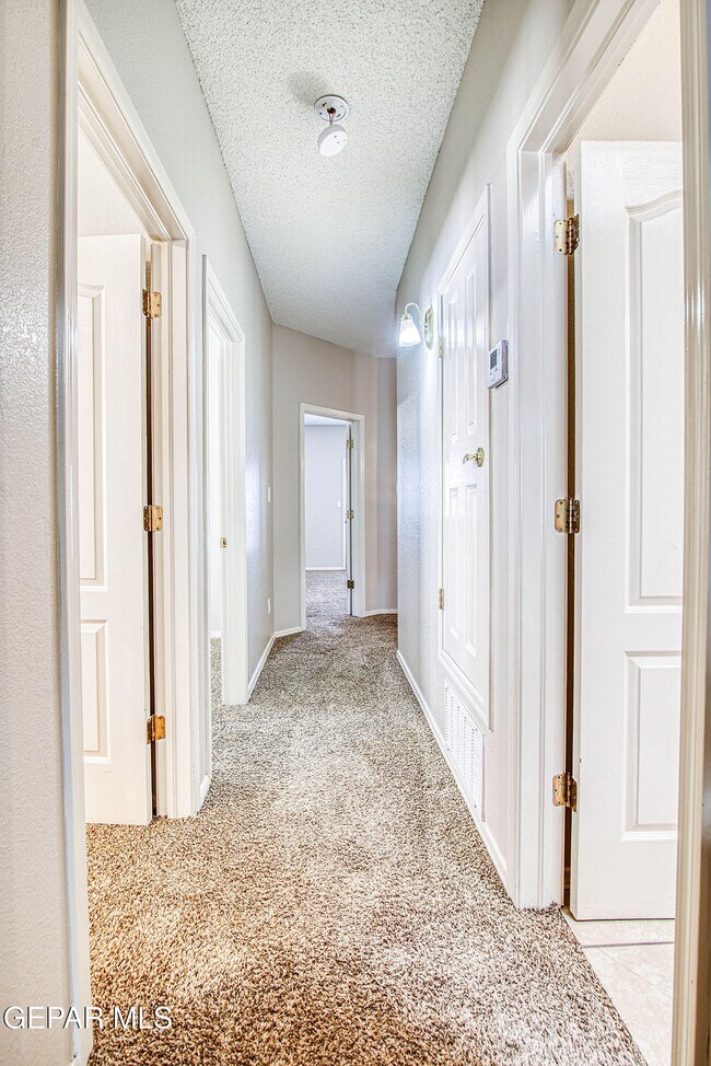 Building Photo - 6076 Los Siglos Dr