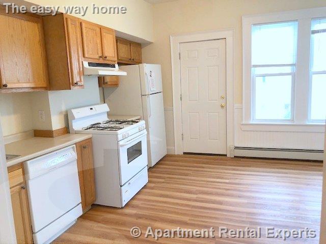 Primary Photo - 385 Columbia St