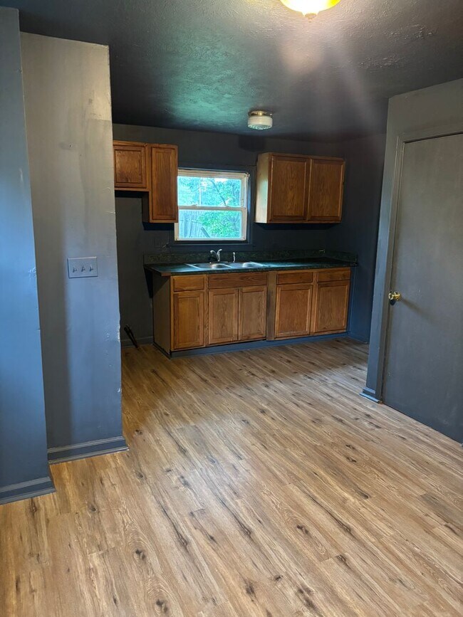 Primary Photo - Section 8 Accepted, Cozy 3BR 1BA Home