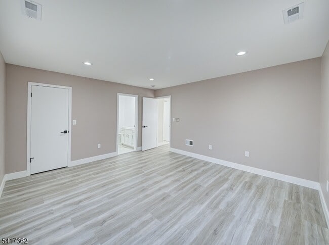 Building Photo - 1141 Clawson Ct