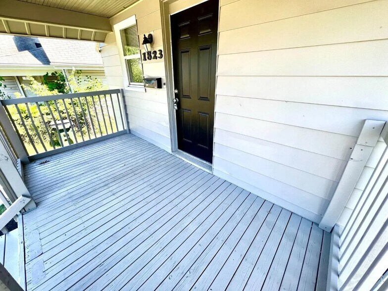 Building Photo - 1823 Sundale Ave