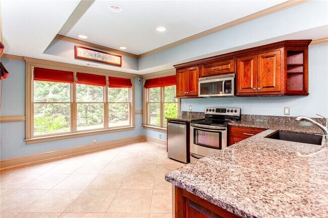 Building Photo - 5020 Greatwood Ln