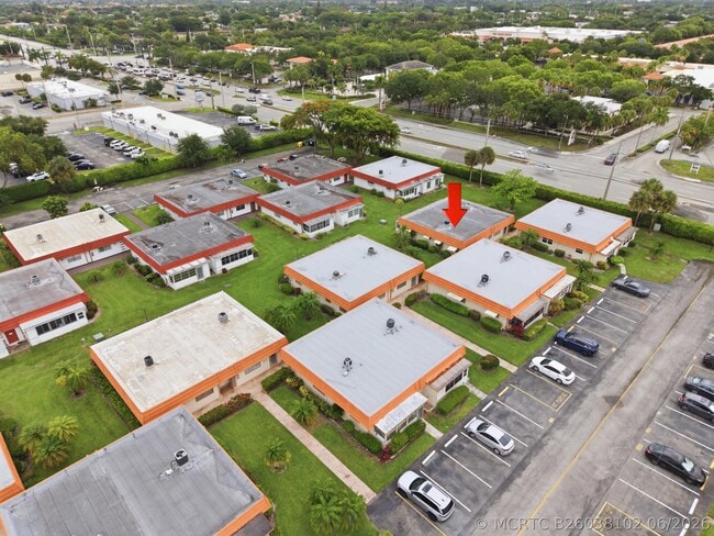 Building Photo - 28 Seville Dr