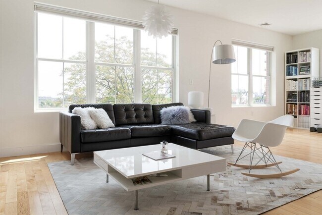 Building Photo - 70 Prospect St