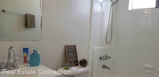 Building Photo - 13407 Cordary Ave