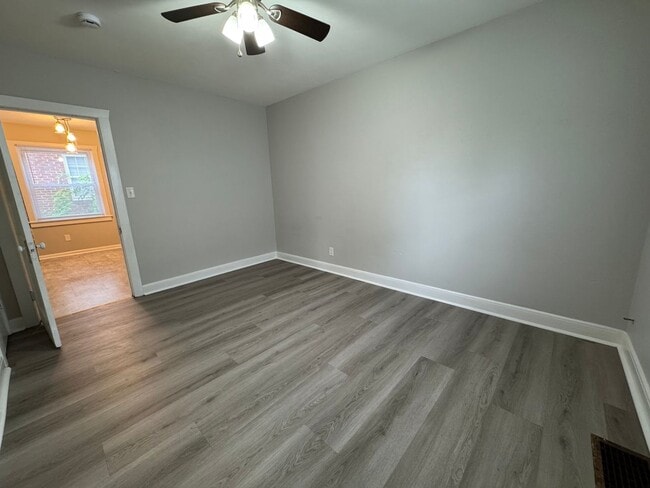 Building Photo - The Ultimate Floor-ty: 3 Bed/1.5 Bath Home...