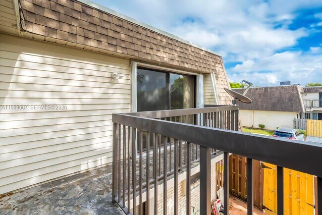 Building Photo - 8107 SW 23rd Ct