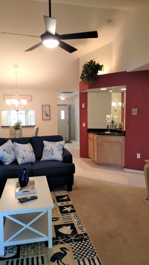 Building Photo - Seasonal Short-Term 2-Bedroom 2-Bath Condo located in Englewood!