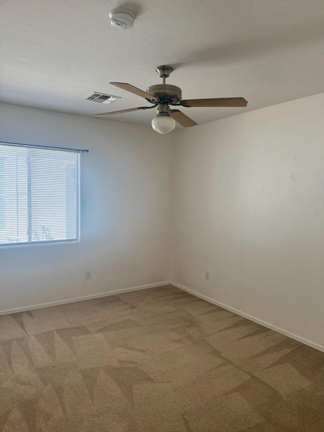 Building Photo - Maricopa 3 bed 2 bath