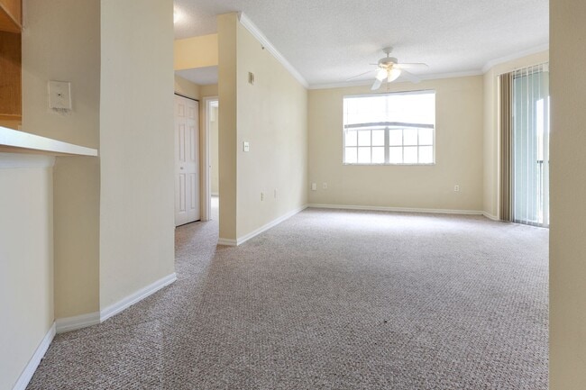 Building Photo - 5500 Bentgrass Dr