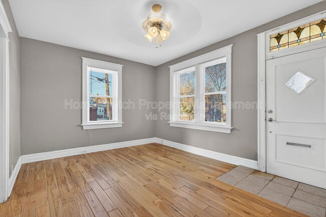 Building Photo - 4762 Alma Ave