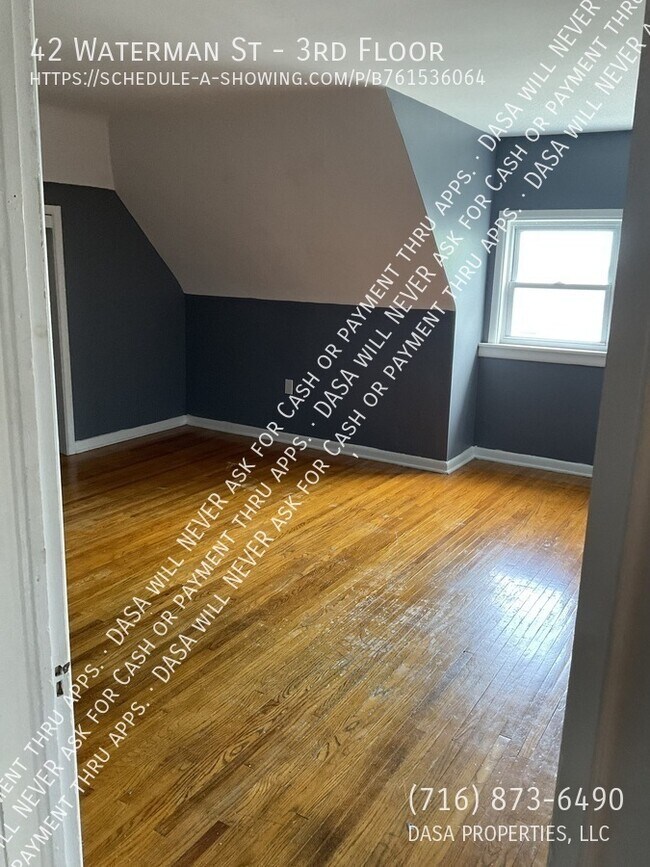 Building Photo - 42 Waterman St