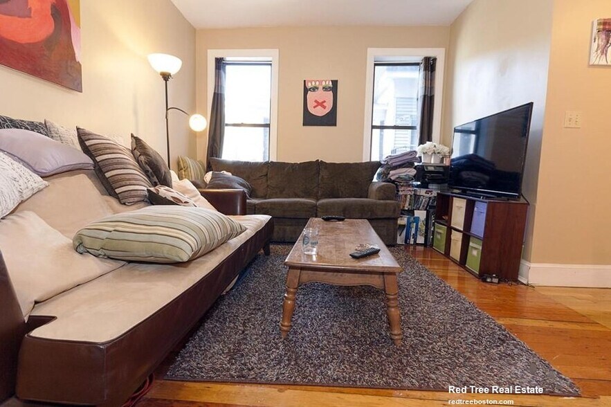 Building Photo - 19 Highgate St