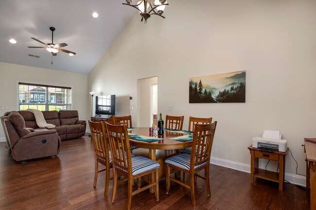 Building Photo - 134 Daleyuhski Way