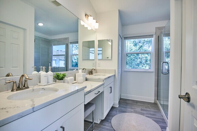 Building Photo - 4028 Via Sienna Cir