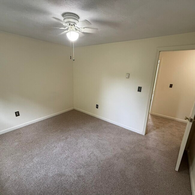 Building Photo - 59 Stonegate Ln
