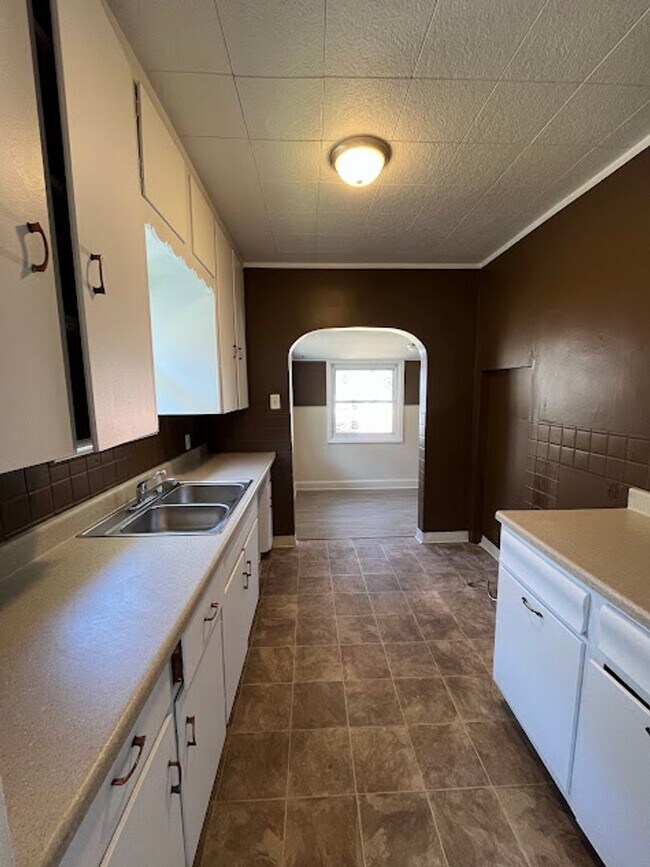 Building Photo - 2 Bedroom 1 Bathroom Home for Rent