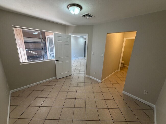 Building Photo - 4820 N 89th Ave