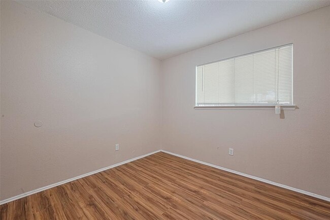 Building Photo - 15827 Beechnut St