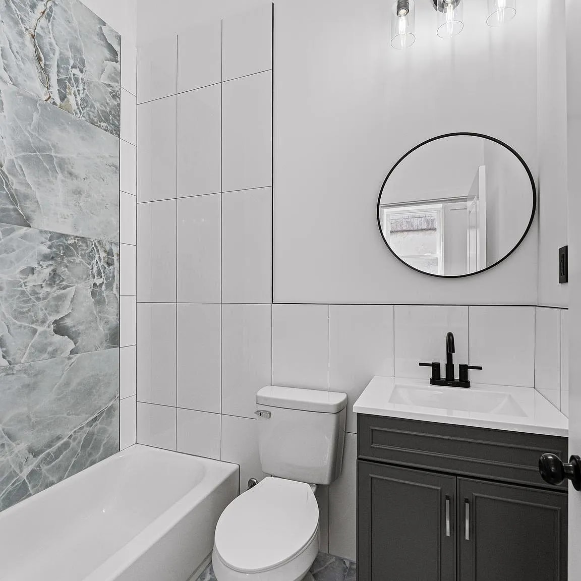 Building Photo - 2331 N Front St