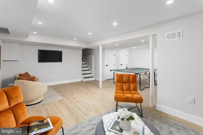 Building Photo - 6 Ryan Rd