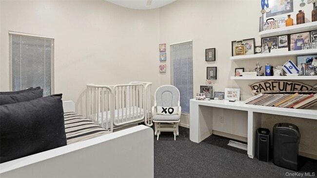 Building Photo - 15 Blueberry Ln