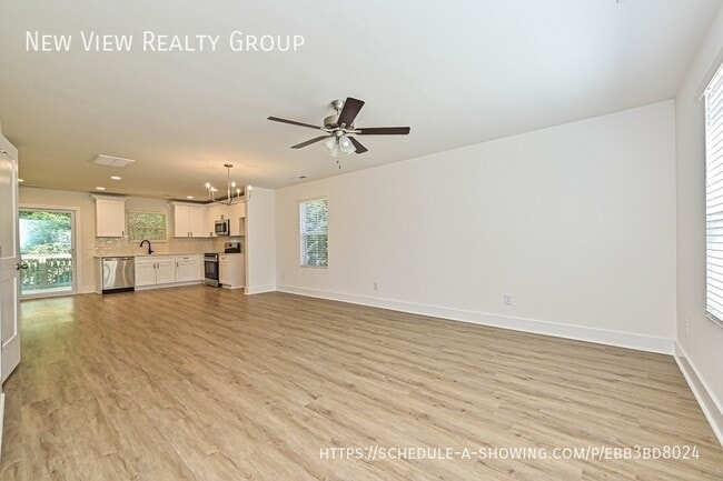 Building Photo - 584 Pleasant Ave