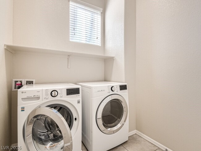 Building Photo - 1525 Spiced Wine Ave