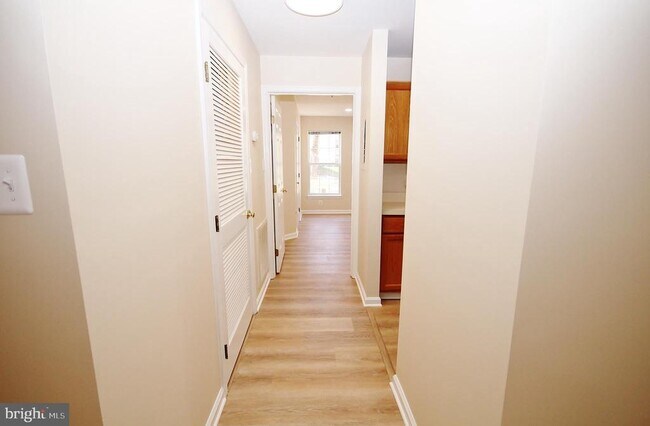 Building Photo - 7532 Coxton Ct