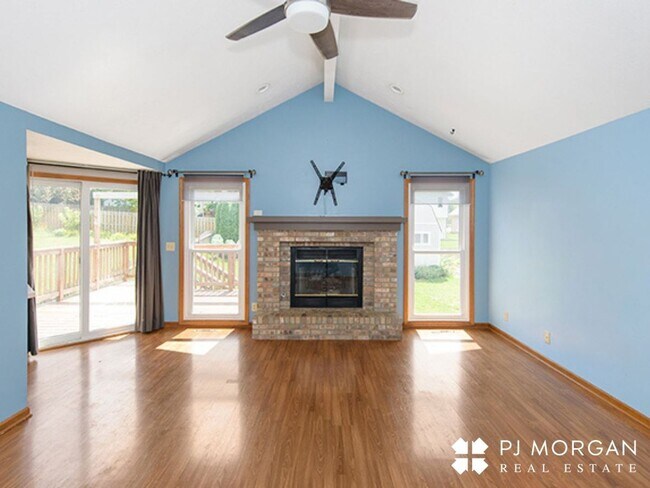 Building Photo - 16911 N Circle - Coming Soon