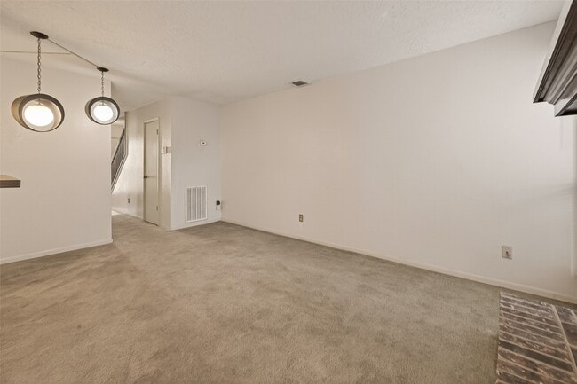 Building Photo - 13424 Castilian Dr