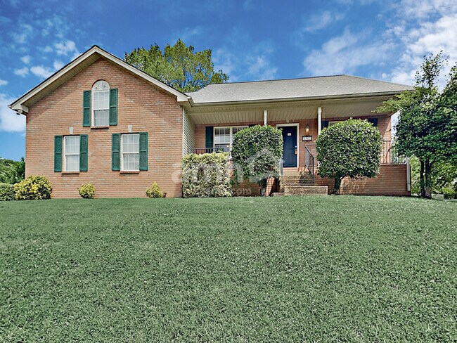 Building Photo - 2327 Devonshire Dr