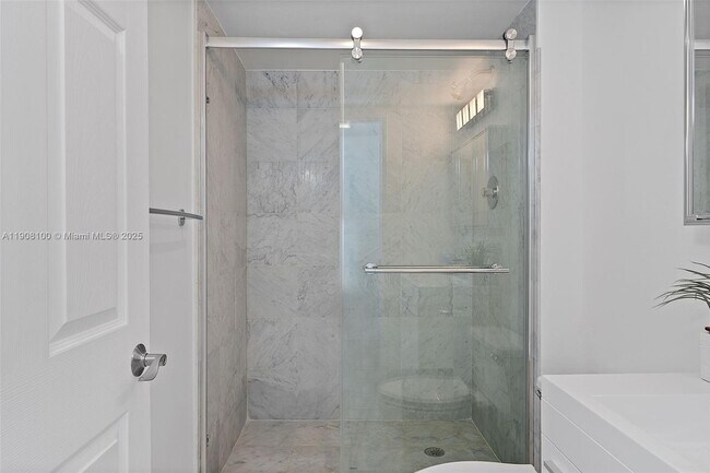 Building Photo - 20515 E Country Club Dr