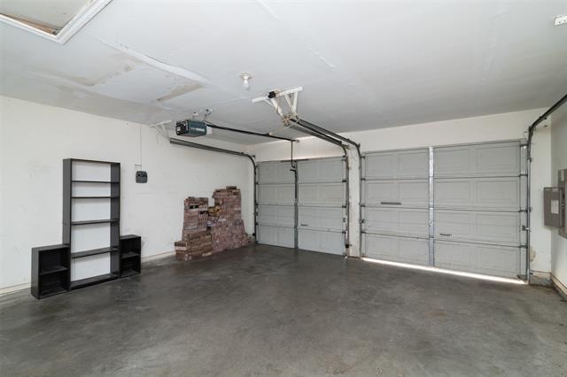 Building Photo - 1329 Maywood Ct