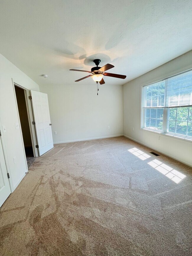 Building Photo - 1459 Taylor Grove Ln