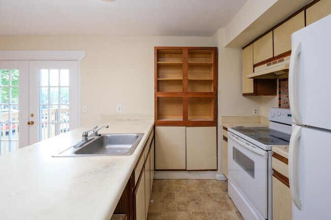 Building Photo - 40 South Ave