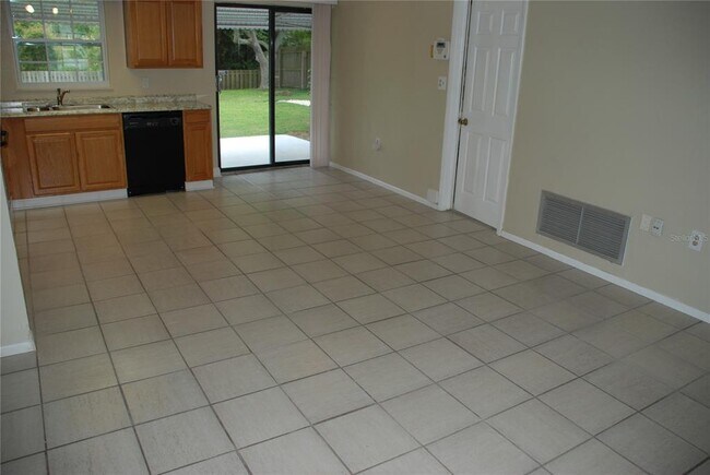 Building Photo - 1624 Springdale Dr