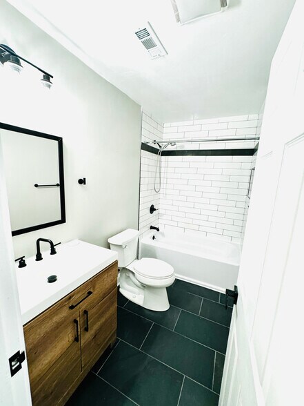 Building Photo - 2231 Orleans St