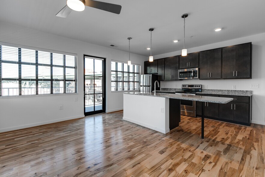 Flats at Canal Crossing 101 S 15th St Richmond VA 23219 Apartment